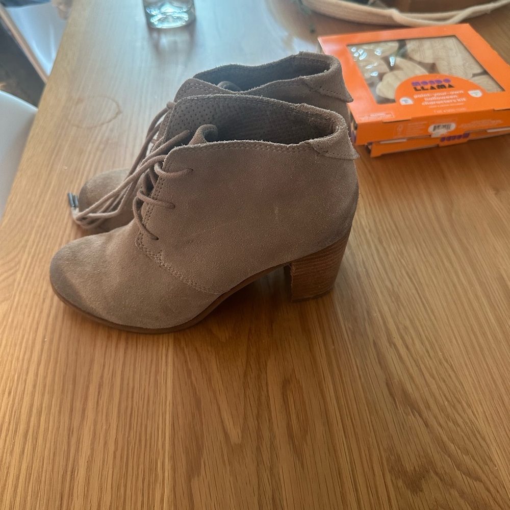 TOMS Lunata heeled lace up booties 6.5 light tan - Picture 3 of 5